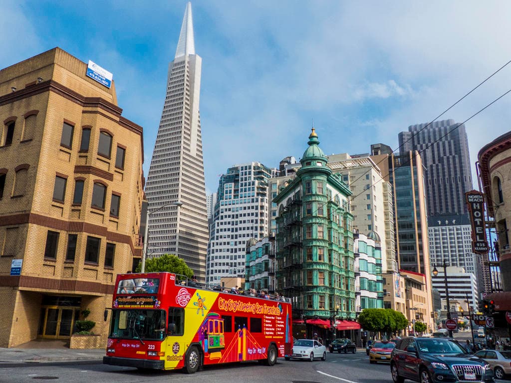 Explore San Francisco’s Iconic Sights with the Ultimate Hop-On Hop-Off Bus Tour