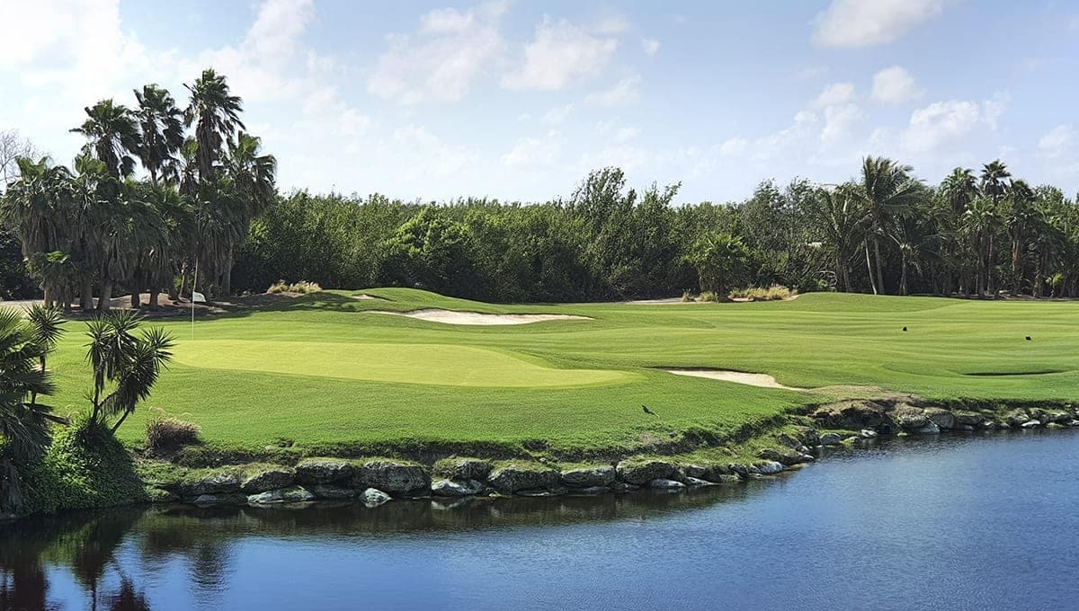 Golf in Paradise: Riviera Cancun Golf Club with Upgrade Vacations