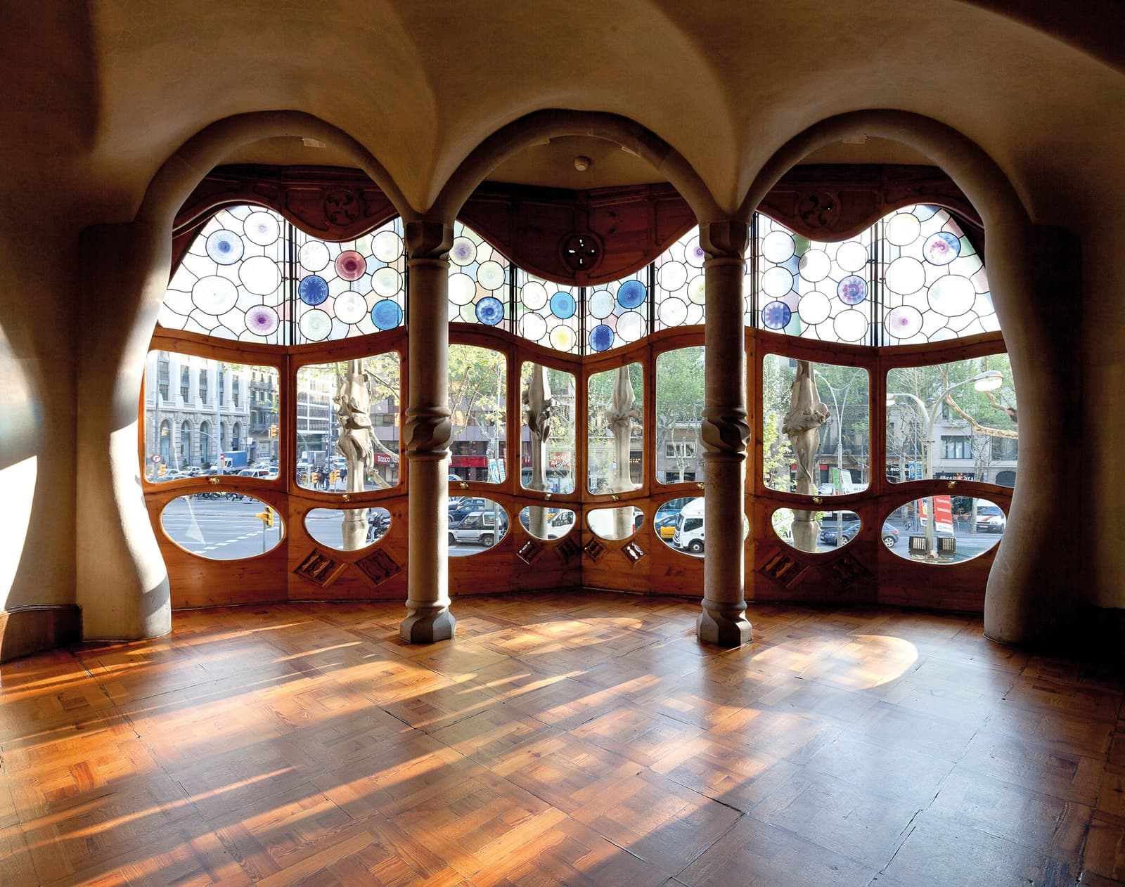 Architectural Walking Tour: Gaudí’s Park Güell & Casa Batlló in Barcelona
