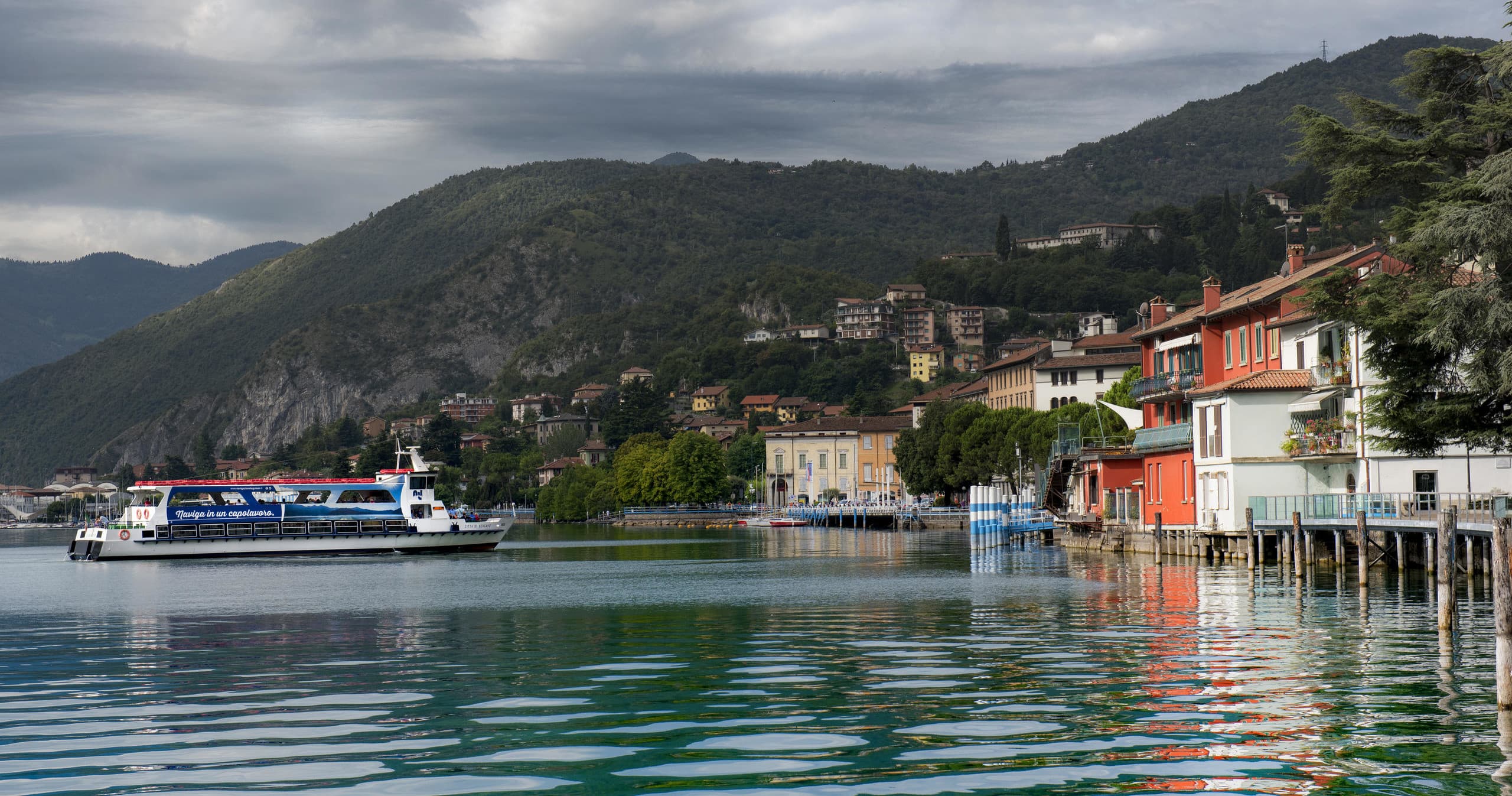 Seamless Lakeside Journeys with Navigazione Lago D'Iseo