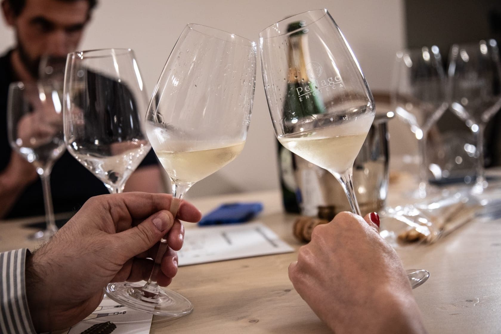 Sip Sparkling Tuscan Elegance: Explore Tuscany's Exclusive Wine Tasting Experience