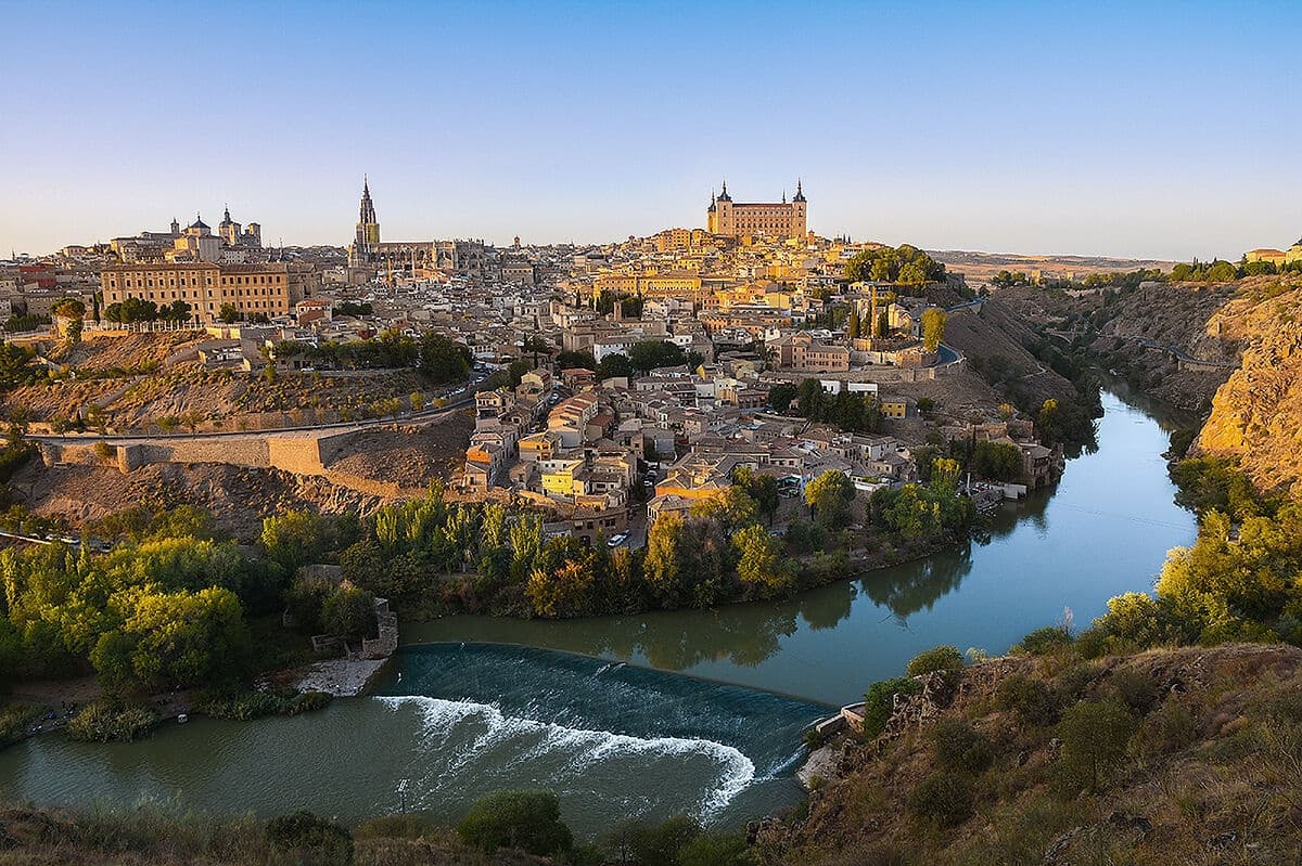 Cultural History & Wine Tasting in Toledo with De Paseo Experience
