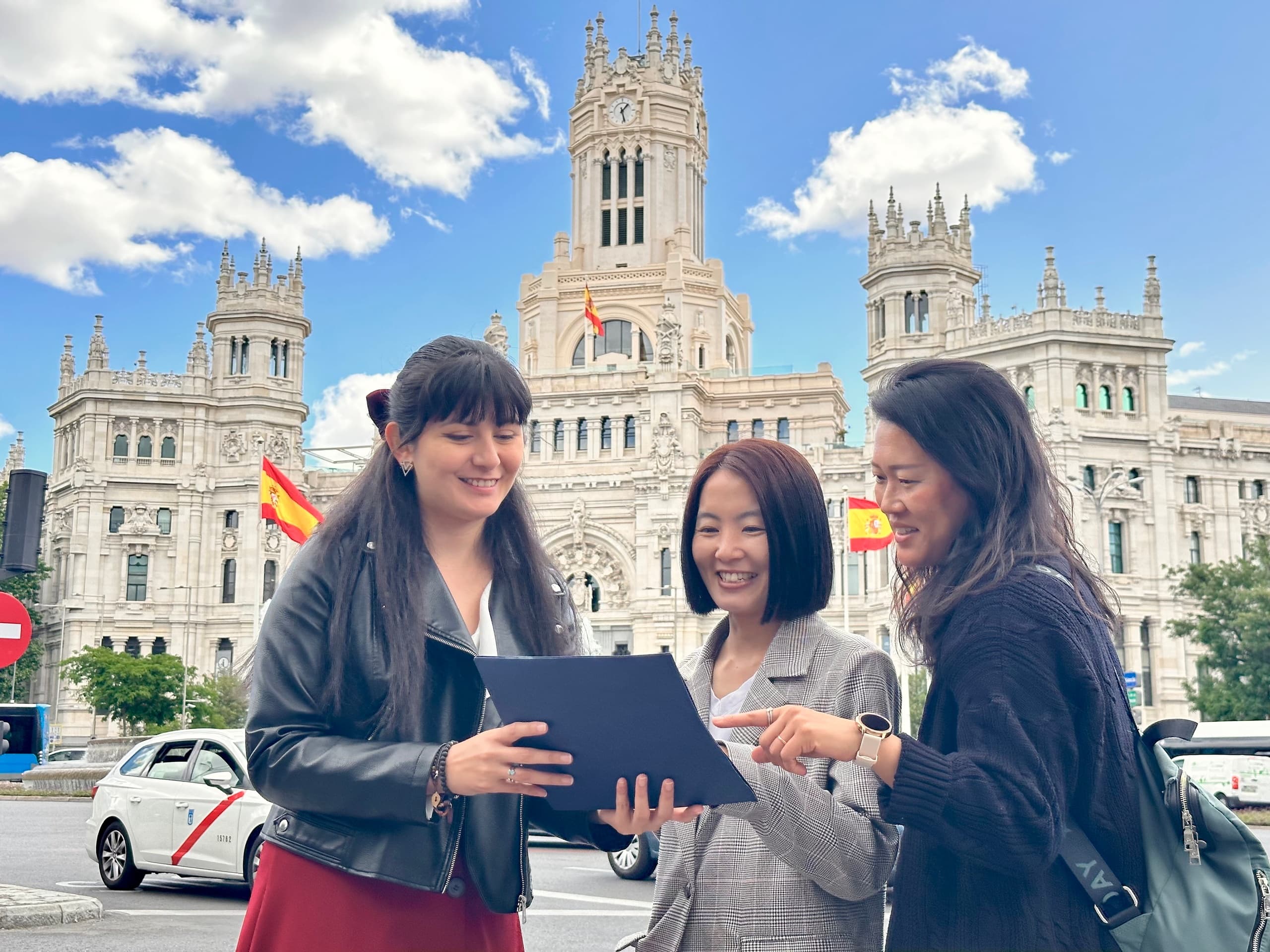 Madrid City Tour Highlights with The Touring Pandas