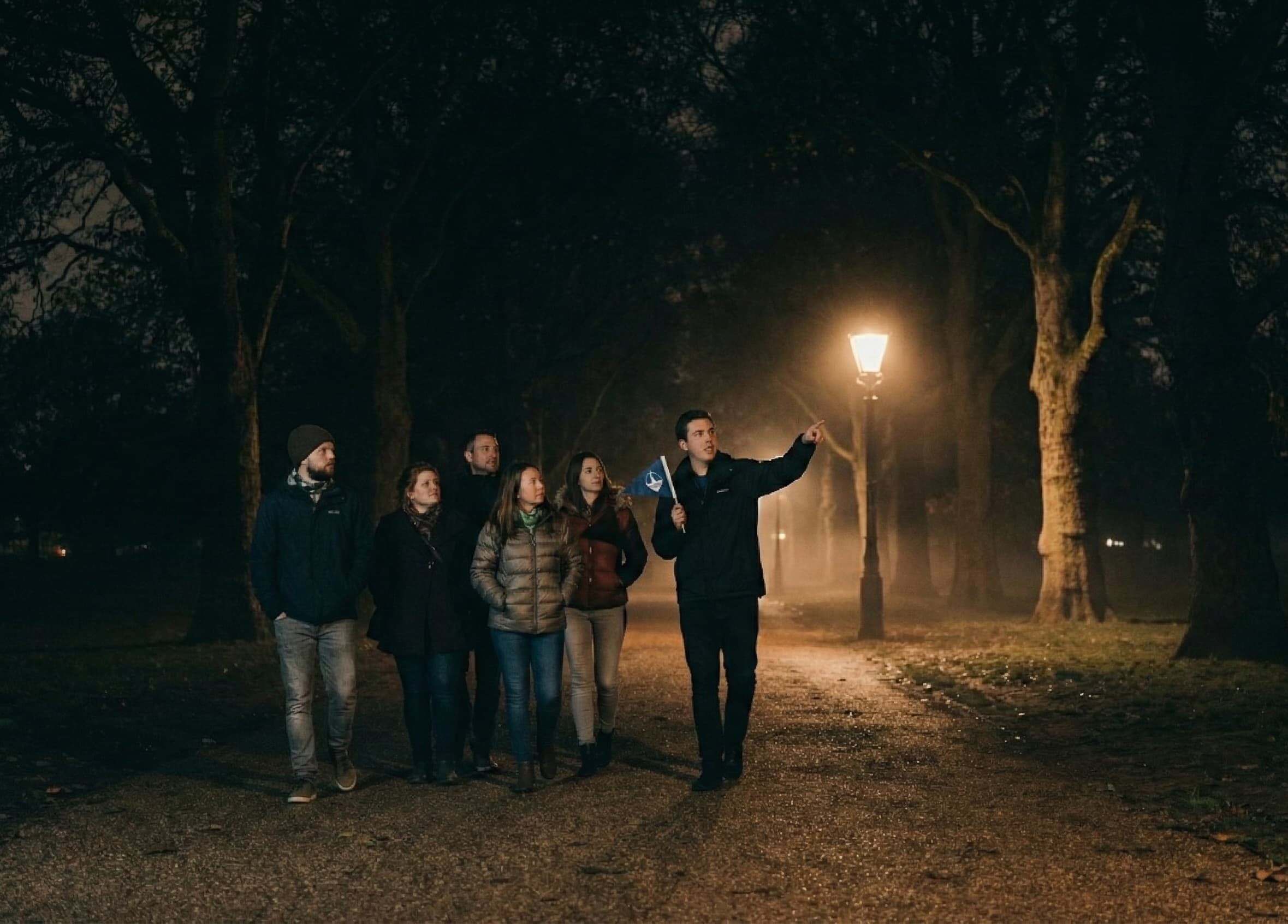 london-ghost-walk-green-park-to-tower-evening-ghost-tour