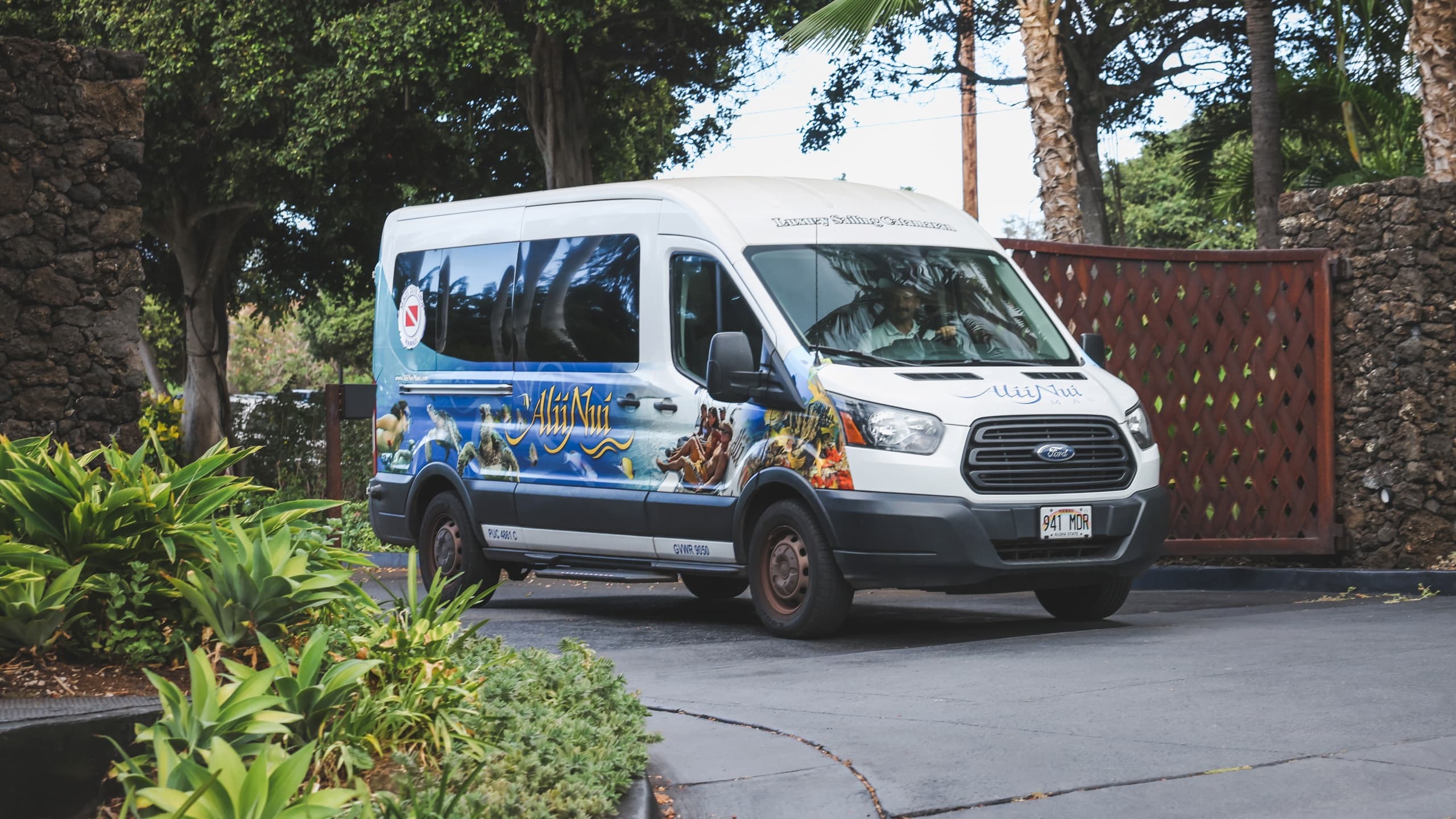 Seamless Resort Pickup for Sunset Dinner Cruises in Wailea, Maui