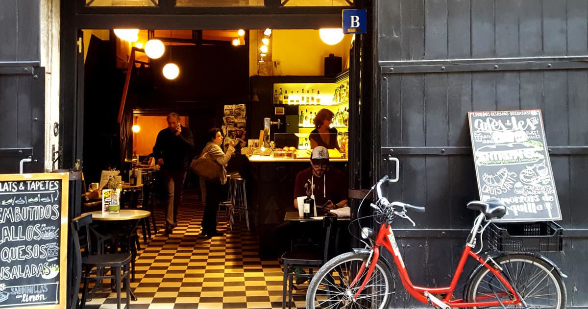 Explore Barcelona by E-Bike: Iconic Sights and Authentic Tapas Experience