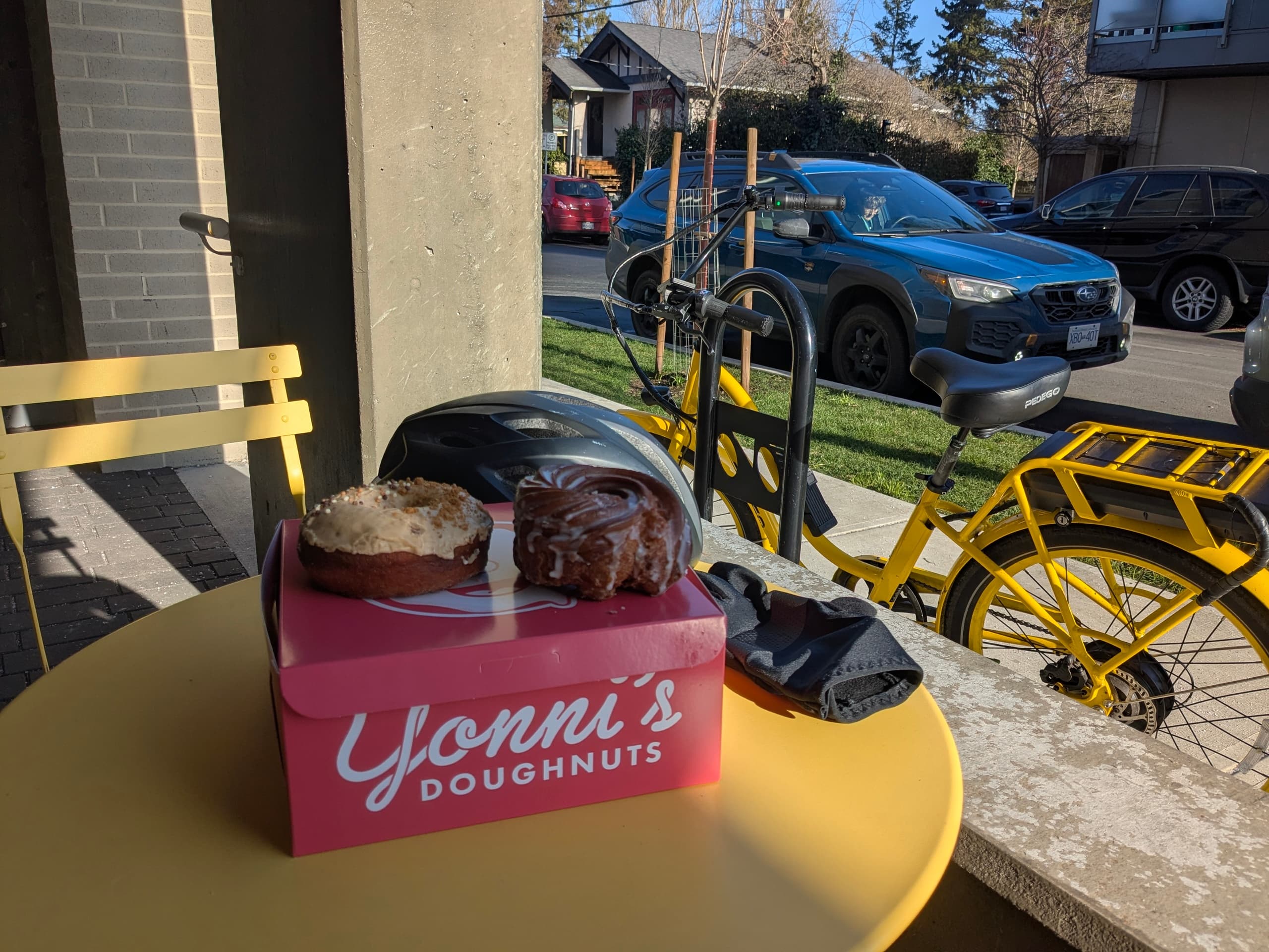 Taste the City: Victoria Ultimate Pastry E-Bike Tour
