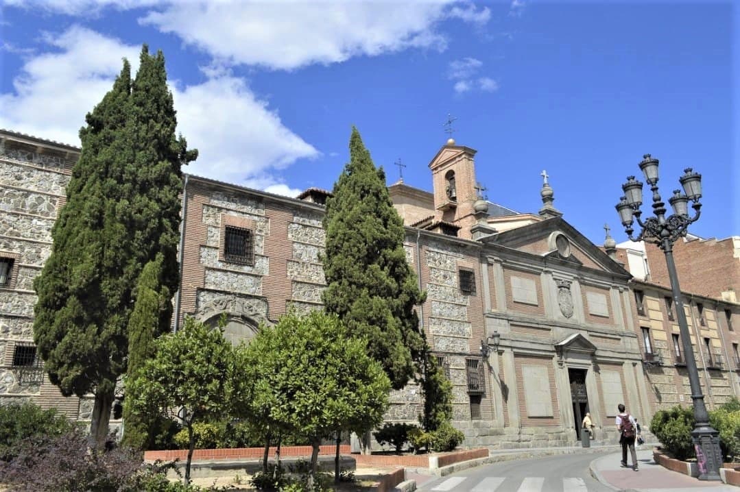 Historic Land Adventure: Monasterio Las Descalzas Tour Madrid