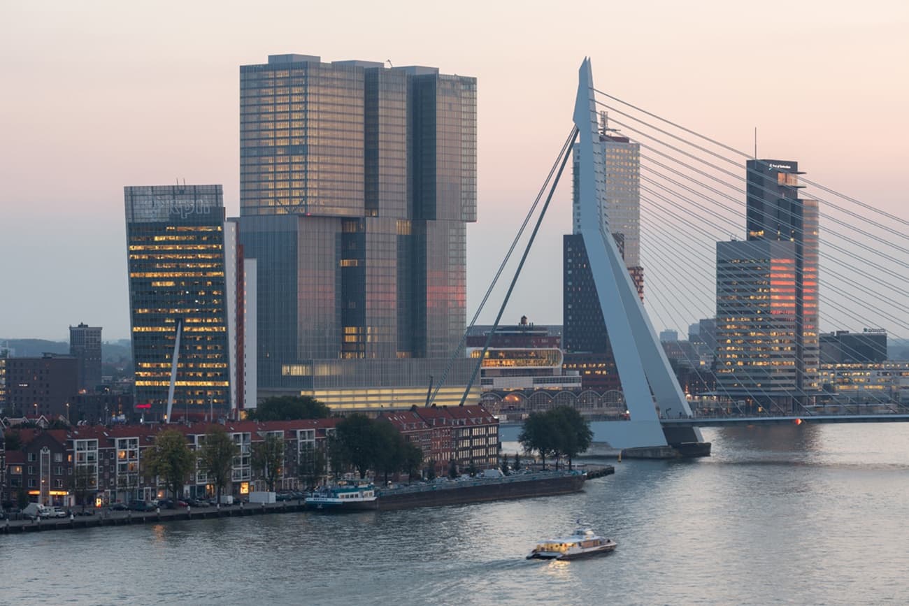 Dutch City Architecture Tour with De Rotterdam Tours in Rotterdam