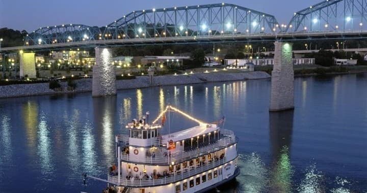 Sunset River Cruise with The Southern Belle Riverboat in Chattanooga
