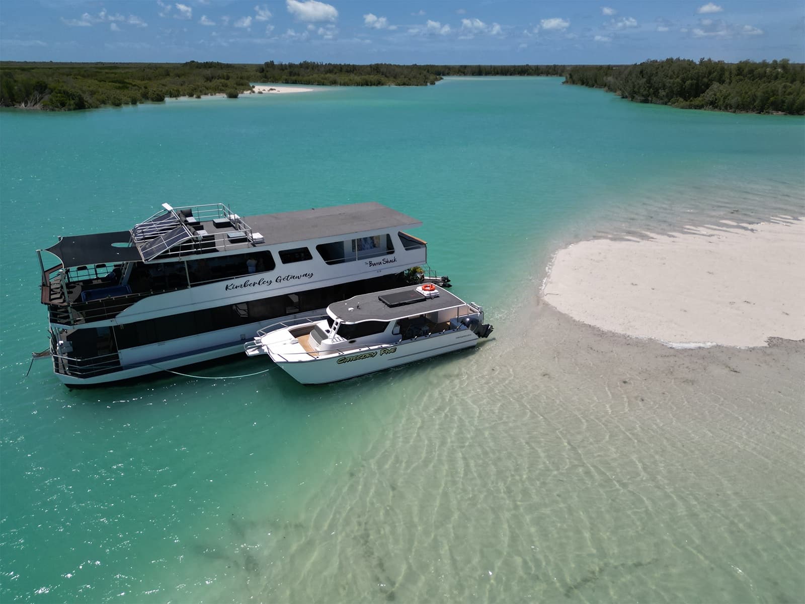 Floating Basecamp: Pearl Farms, Mud Crabs, and Fishing on Willie Creek photo 1