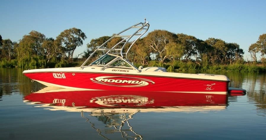 Red MOOMBA: 1–7 Day Moomba Bowrider Hire on the Murray River