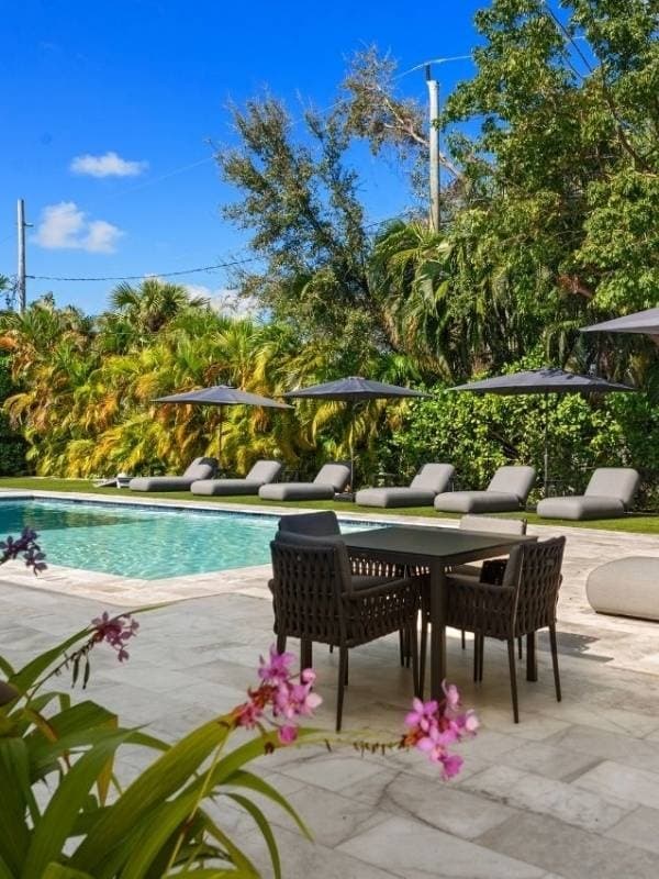 SILVER Experience: 3-Day Private Villa, Luxury Vehicle & 8-Hour Yacht Charter in Miami