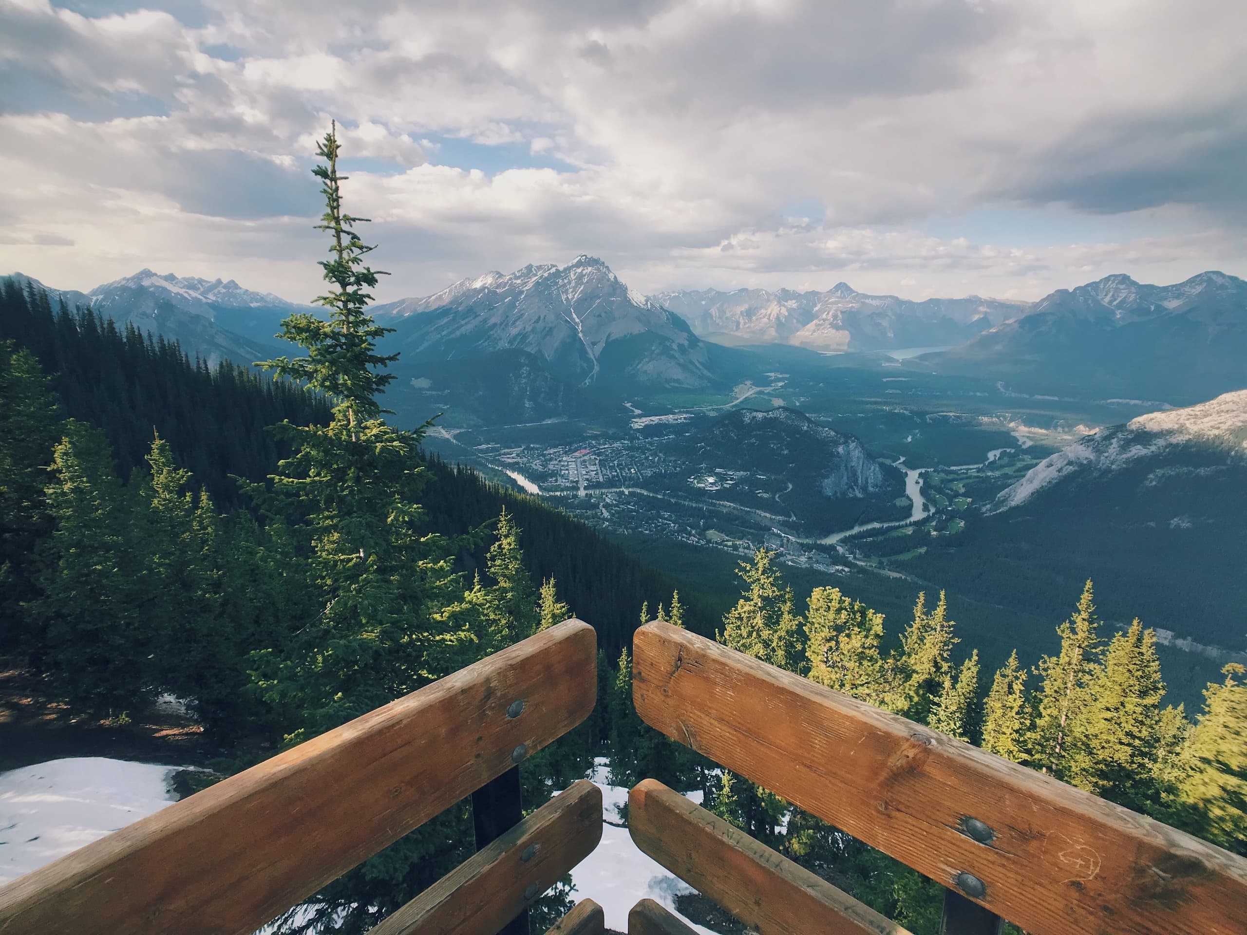 Banff National Park Day Tour: Sightseeing & Hiking near Calgary