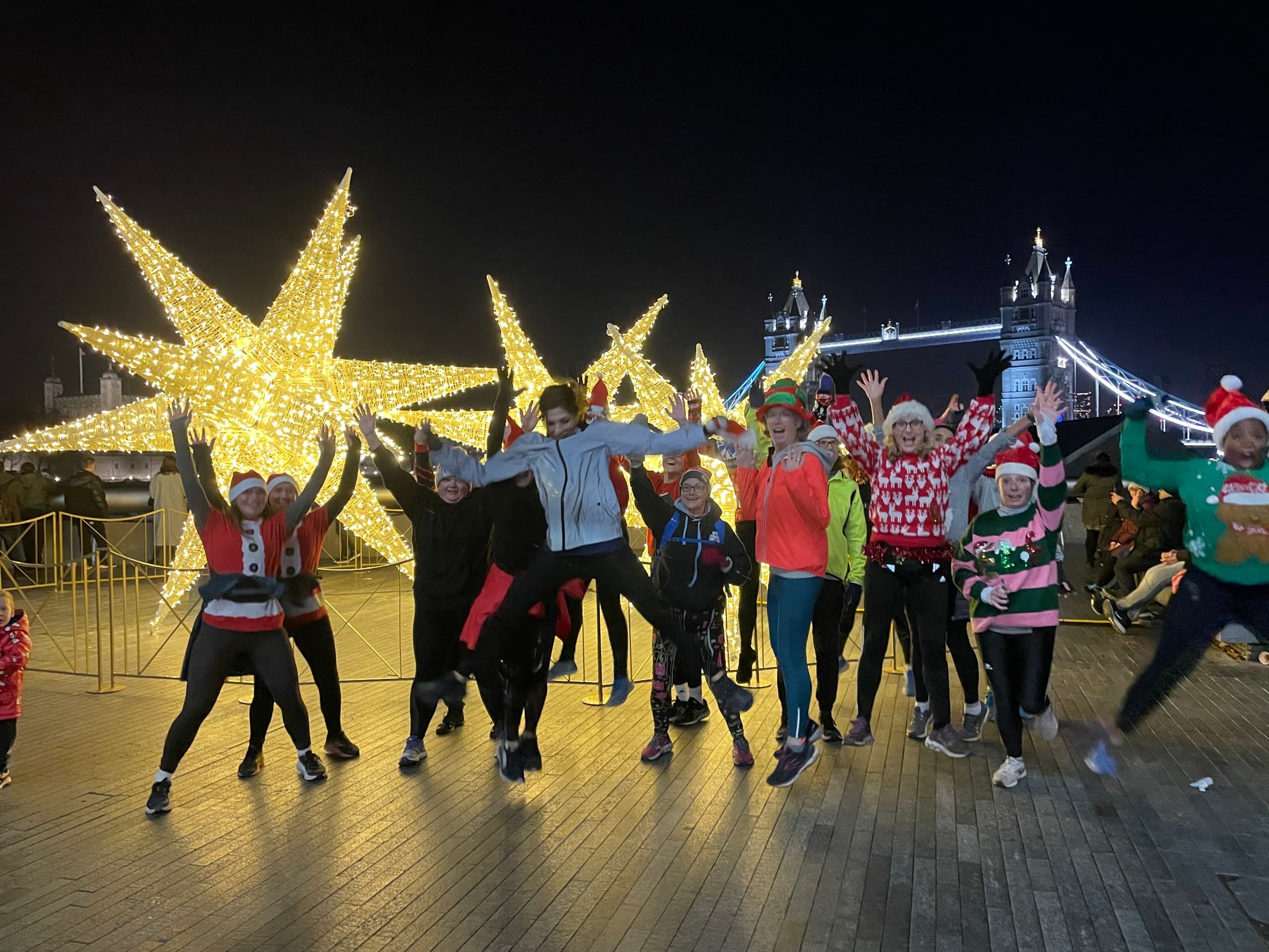 Experience the Magic of Christmas Lights on a 5K Running Tour in London