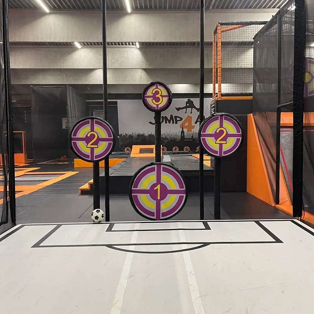Familientickets: Family Trampoline Sessions in Ladenburg, Germany