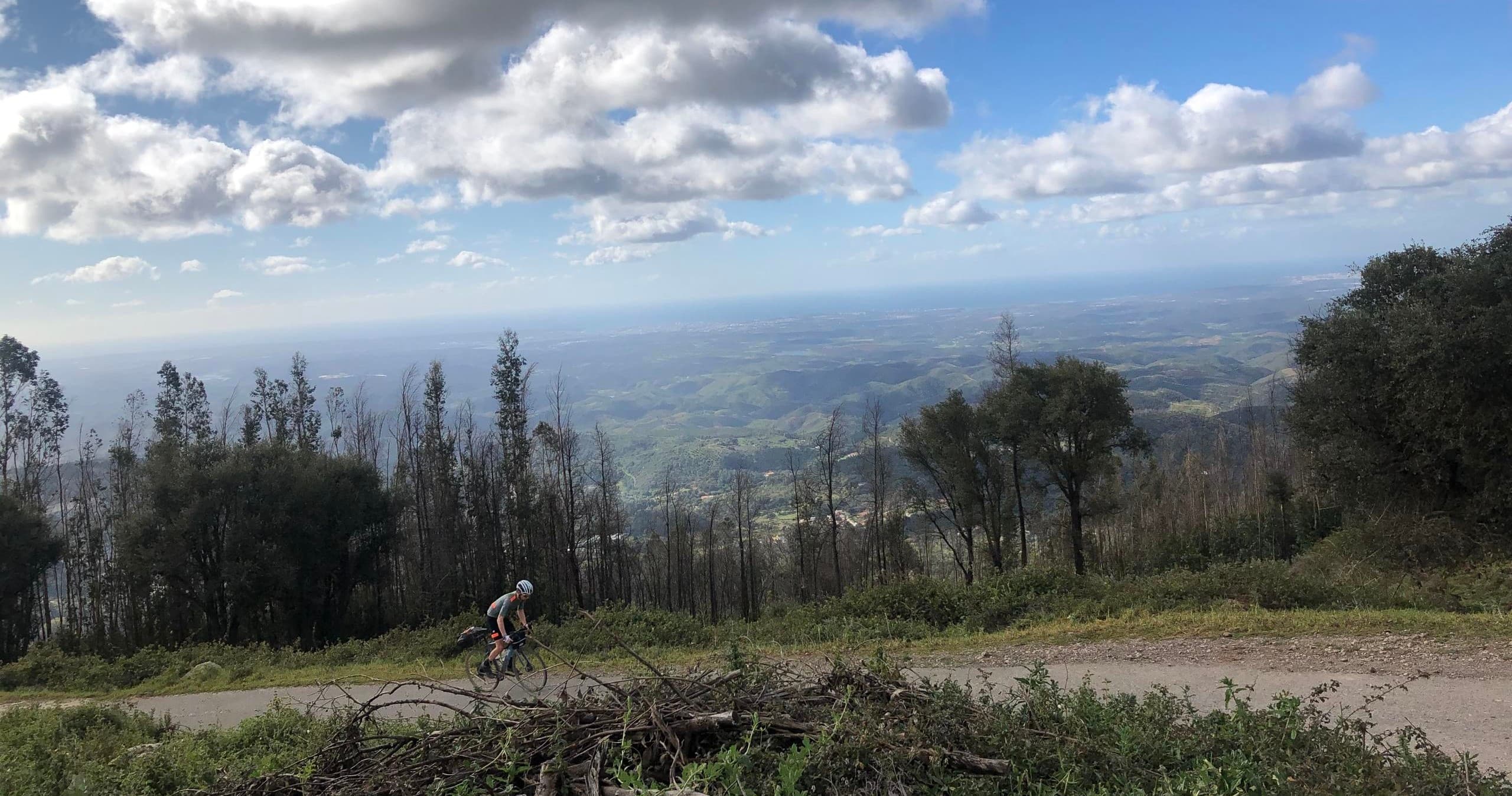 Electric Bike Tour to Fóia Peak with Bikesul