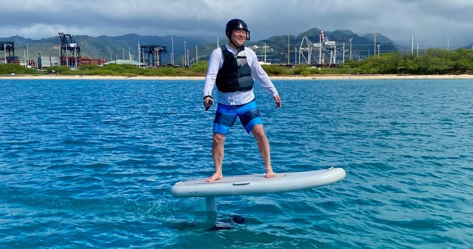 Solo Mid-Length eFoil Experience in Honolulu, Hawaii