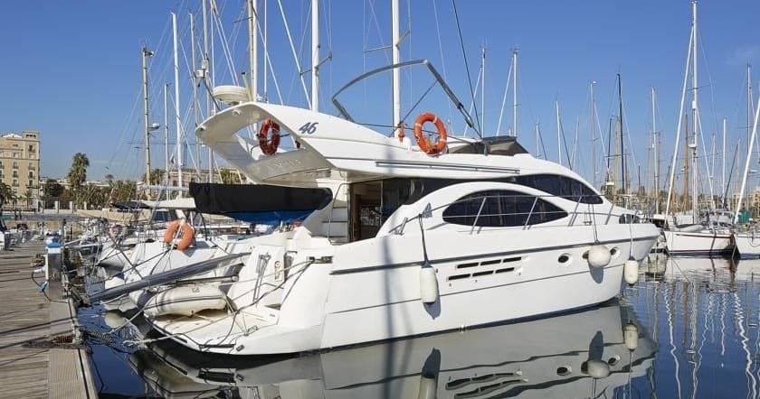 Ash Scattering Ceremony on Azimut Yacht by Gotland Charter