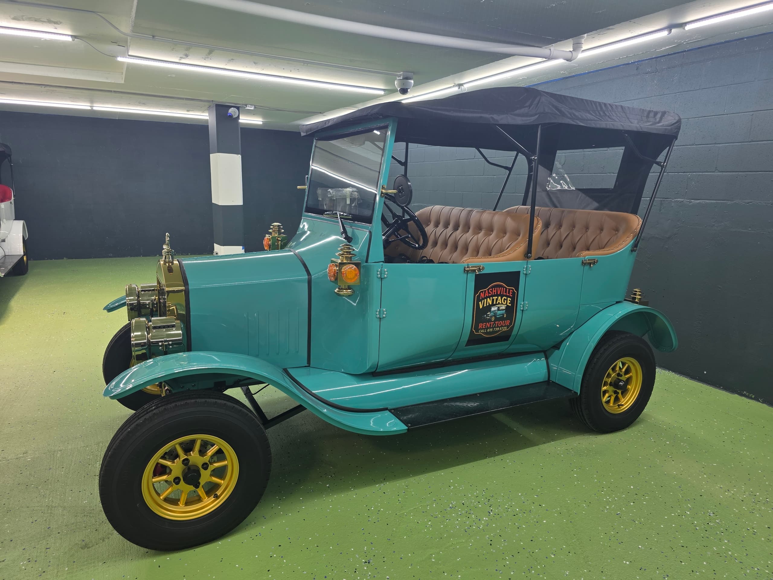 Cruise Nashville in Style: Rent an Electric Ford Model T Replica for a Unique Local Adventure