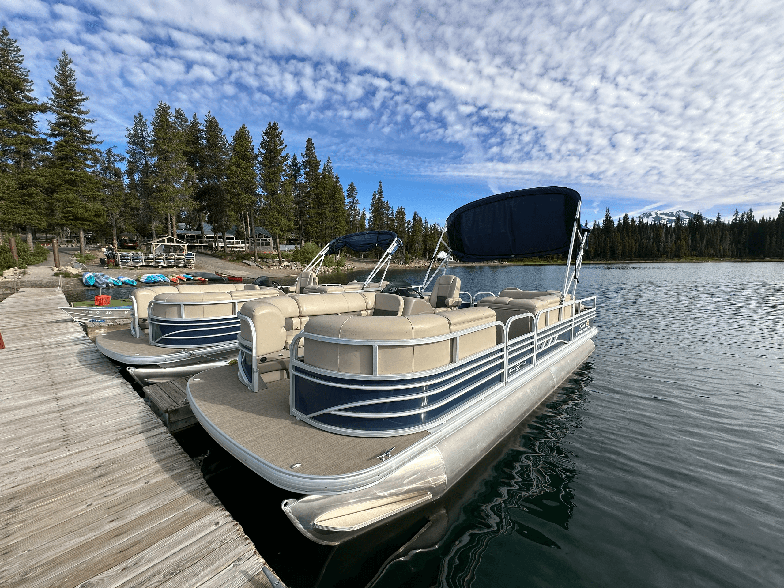 Water Activities with Elk Lake Resort: Pontoon Fun on Elk Lake