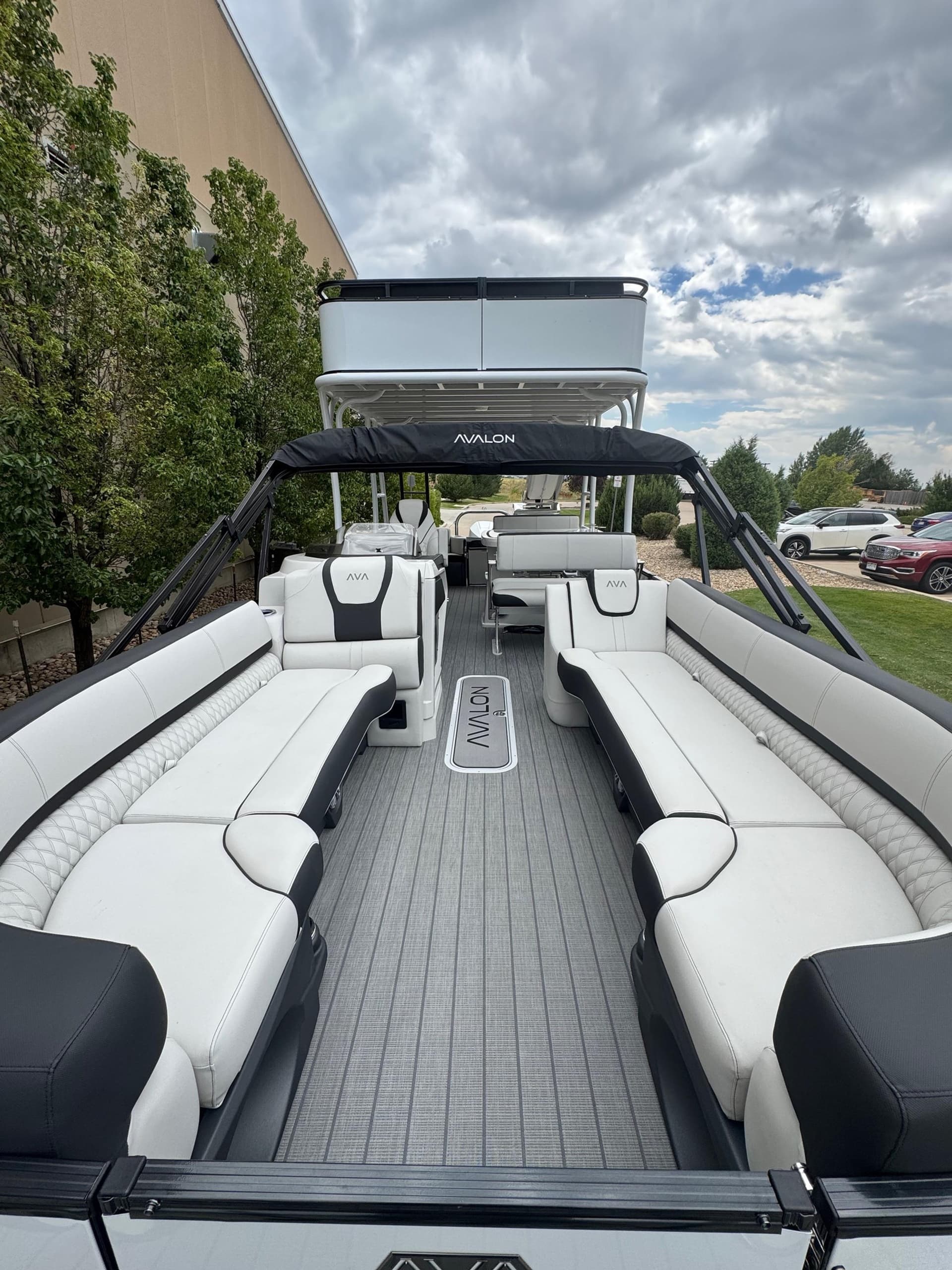 Island Breeze Tritoon at Carter Lake: Double-Deck Pontoon with Waterslide & BBQ photo 3