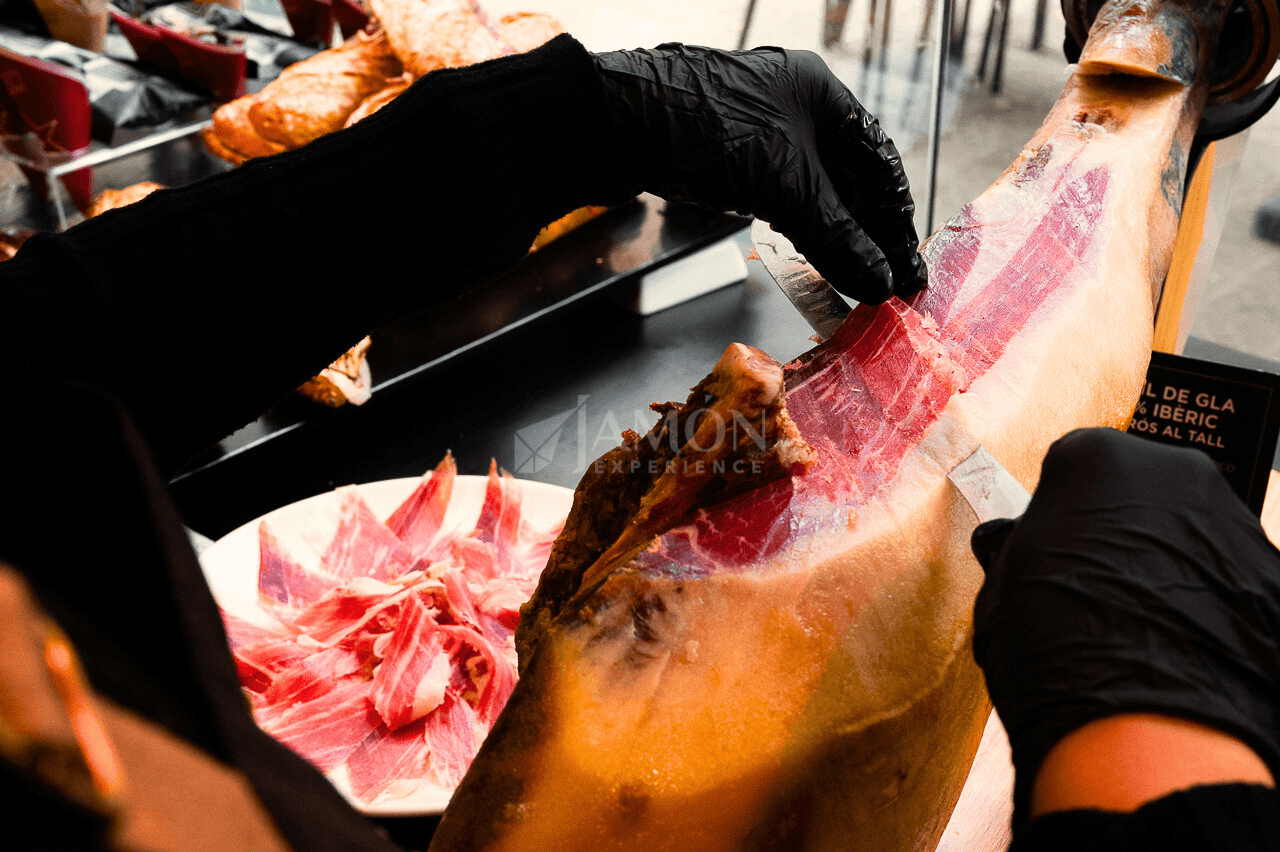 Master Jamón: Introductory Ham Cutting Workshop Near Sagrada Familia photo 3