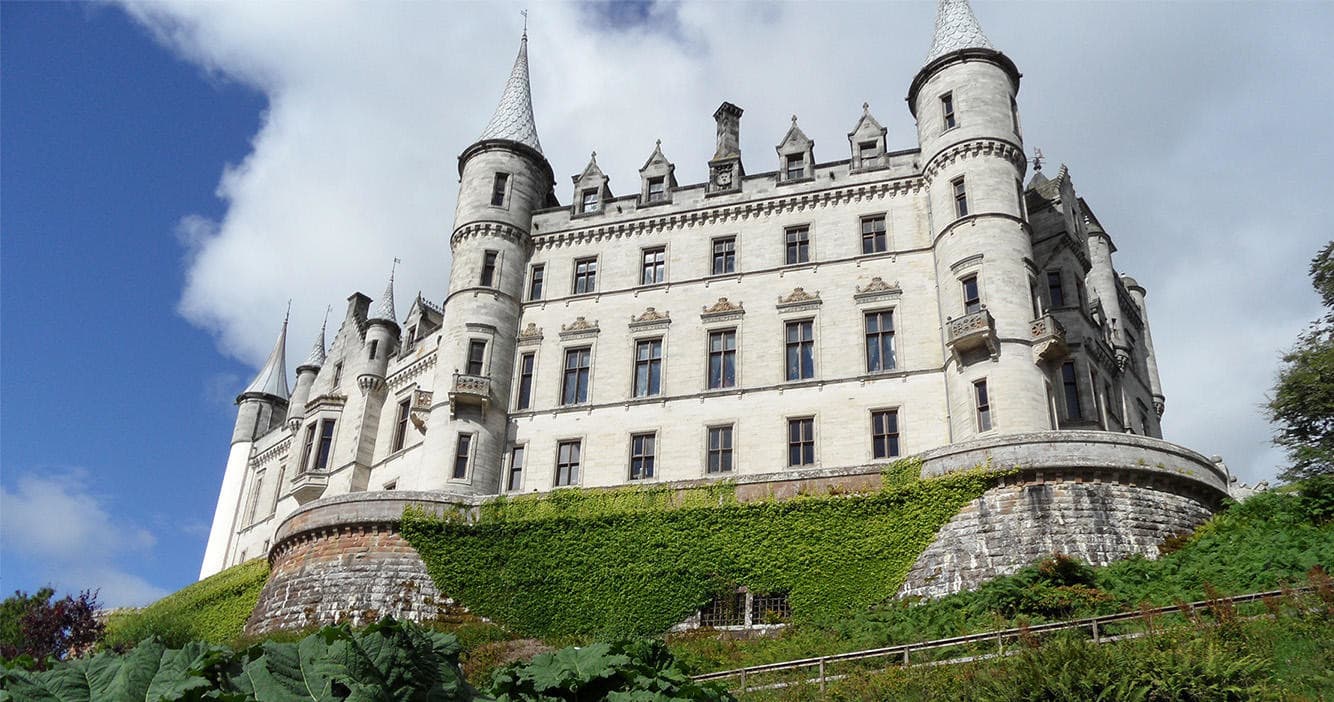Guided Edinburgh Private Walking Tour with VIP London Tour