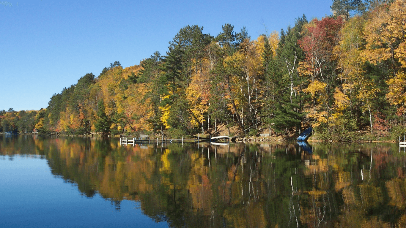 Seneca River Fall Cruise with Syracuse Boat Tours