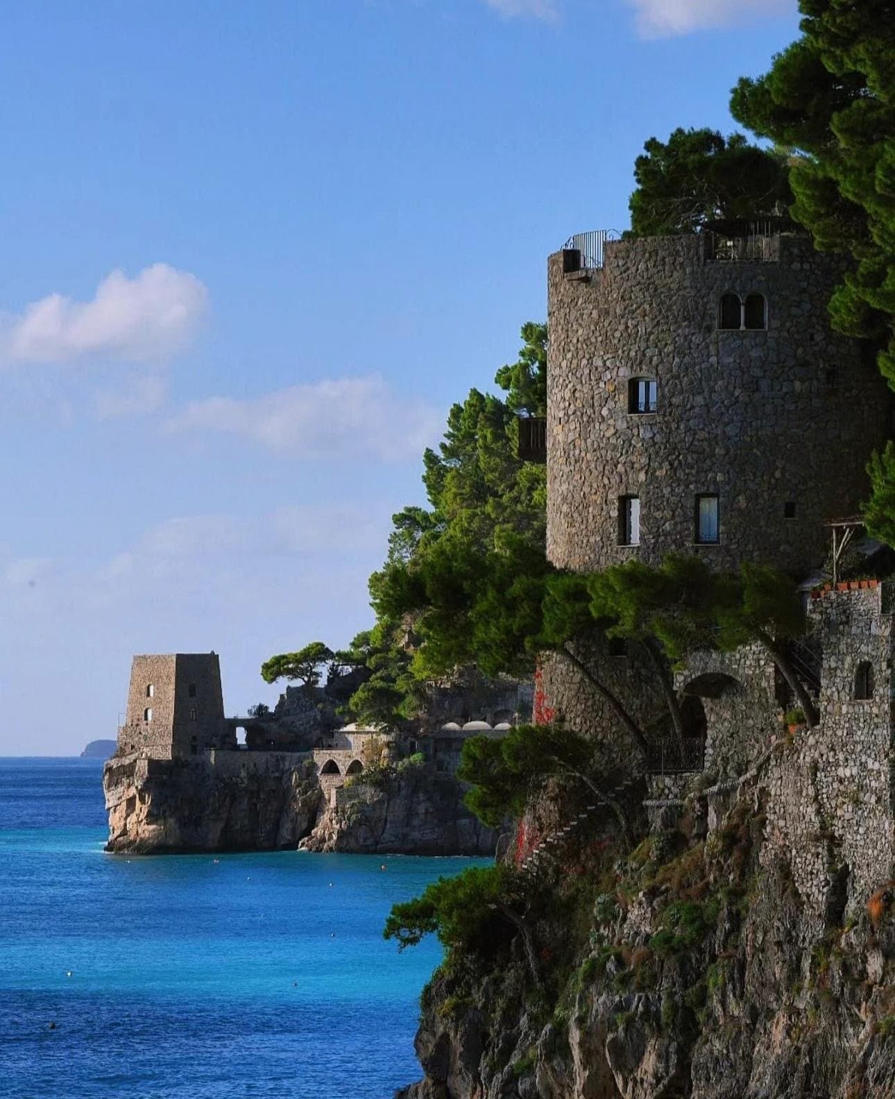 Amalfi Coast Deluxe Tour with Naples Ashore