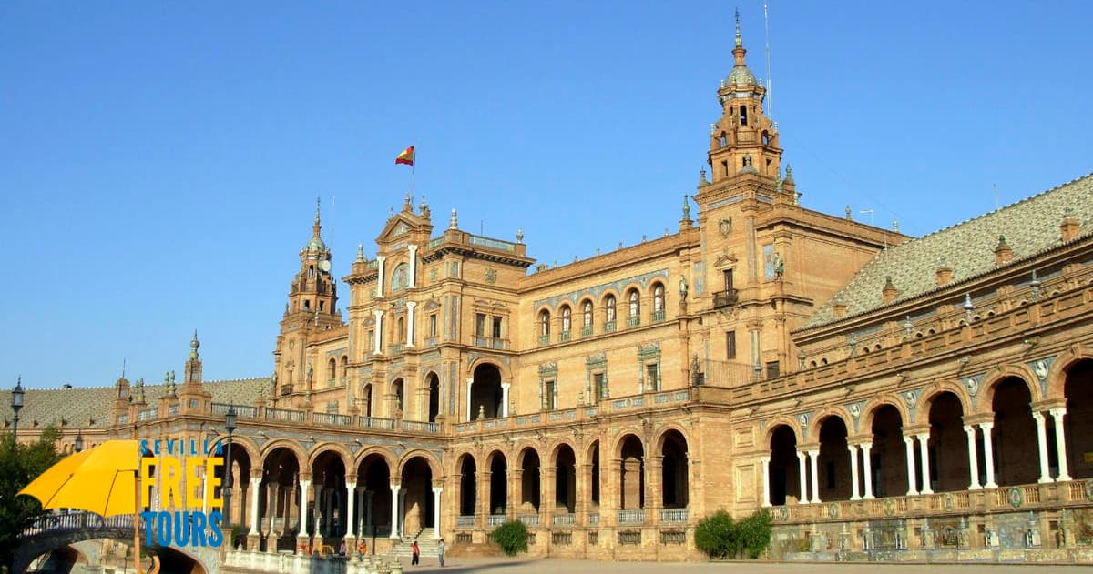 Historical Walking Tour of Sevilla with Imprescindible