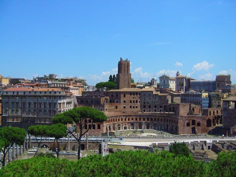 Historical Land Adventures with Discovery Guided Tours in Rome