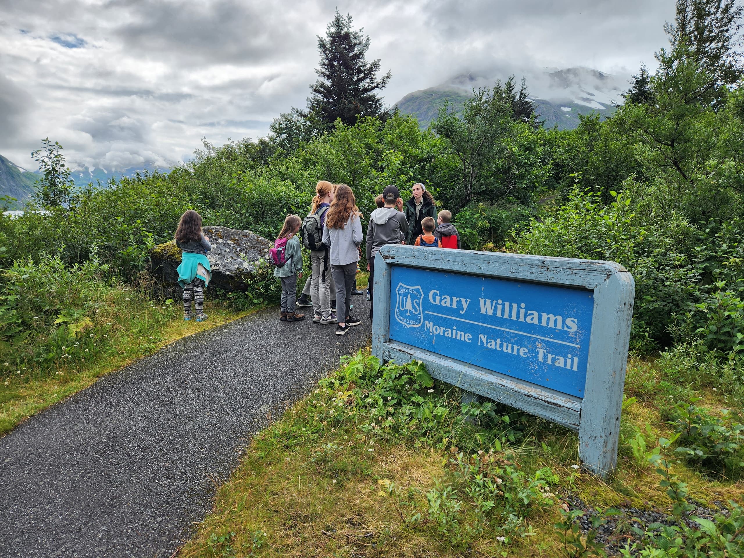 Pathfinders Anchorage: Kids' Day Adventures on Beaches, Glaciers & Trails photo 3