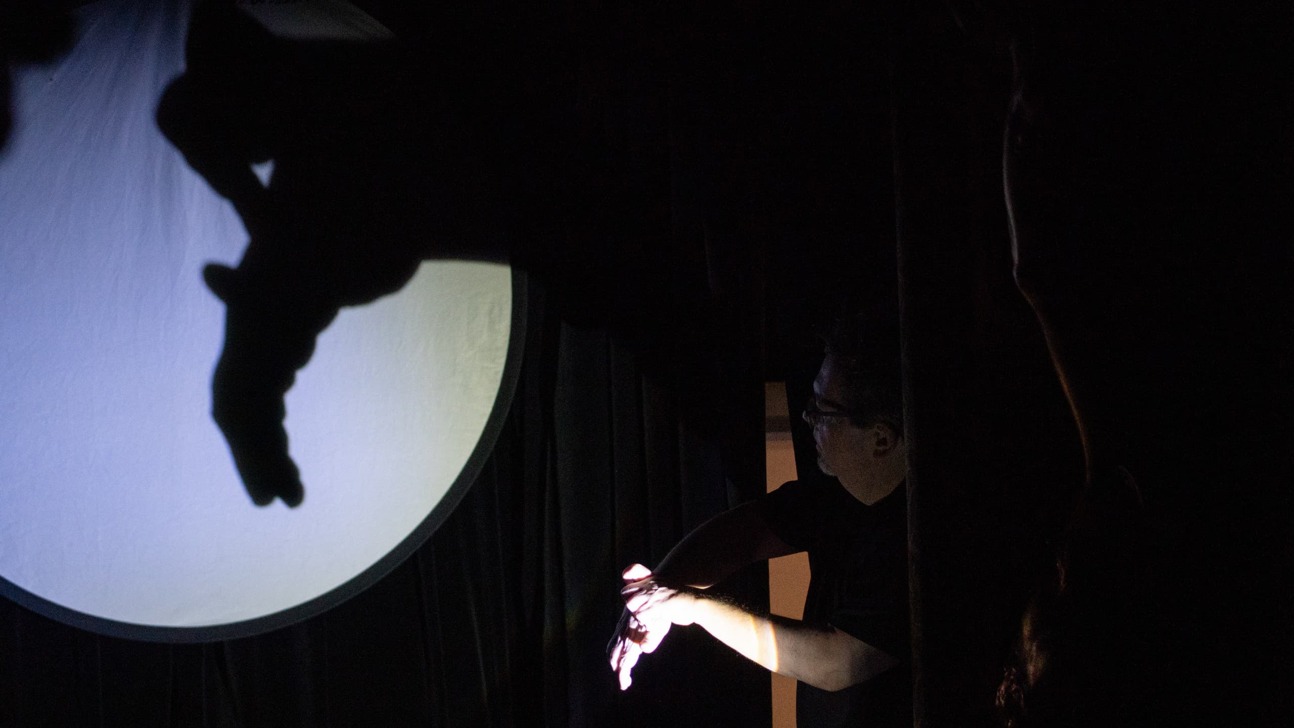 Suite Magia Madrid: Intimate Close-Up Magic by Rafa Píccola at La Cripta Mágica photo 1