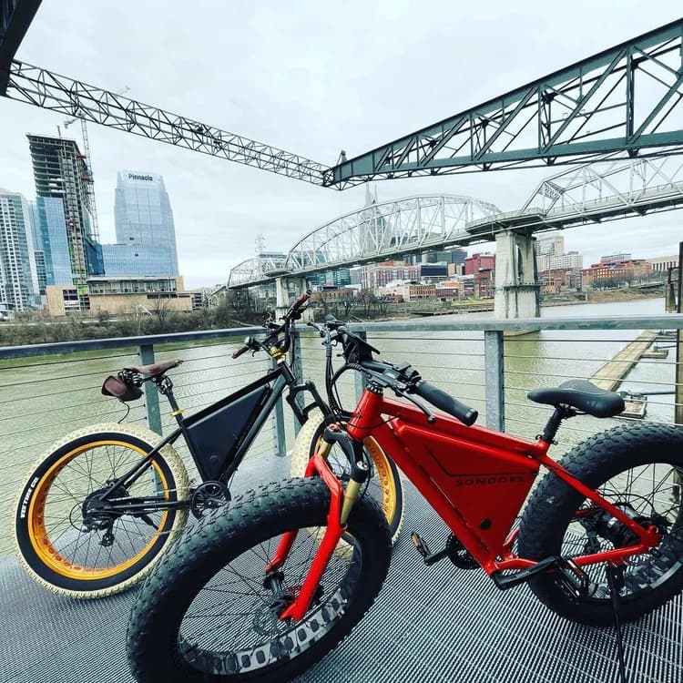 Explore Nashville by E-Bike: Downtown, Riverfront, and Scenic Hills