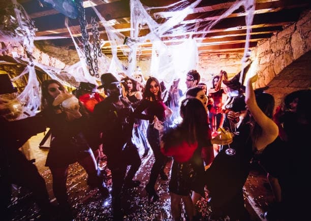 Experience Austin's Ultimate Halloween Bar Crawl: Free Entry, Drink Specials & Digital Scavenger Hunt