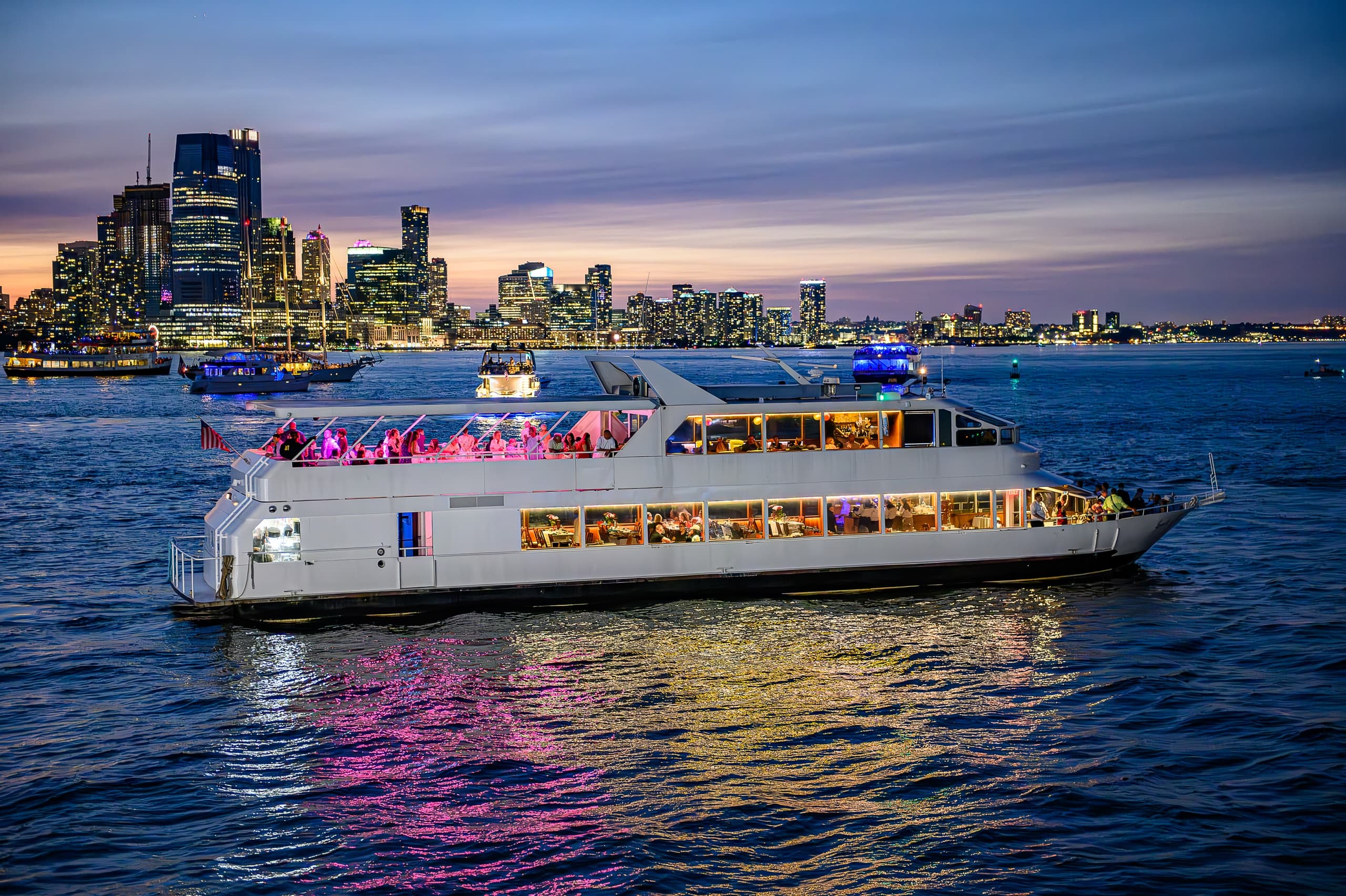 Luxury Dinner Cruise with NYC Water Cruises