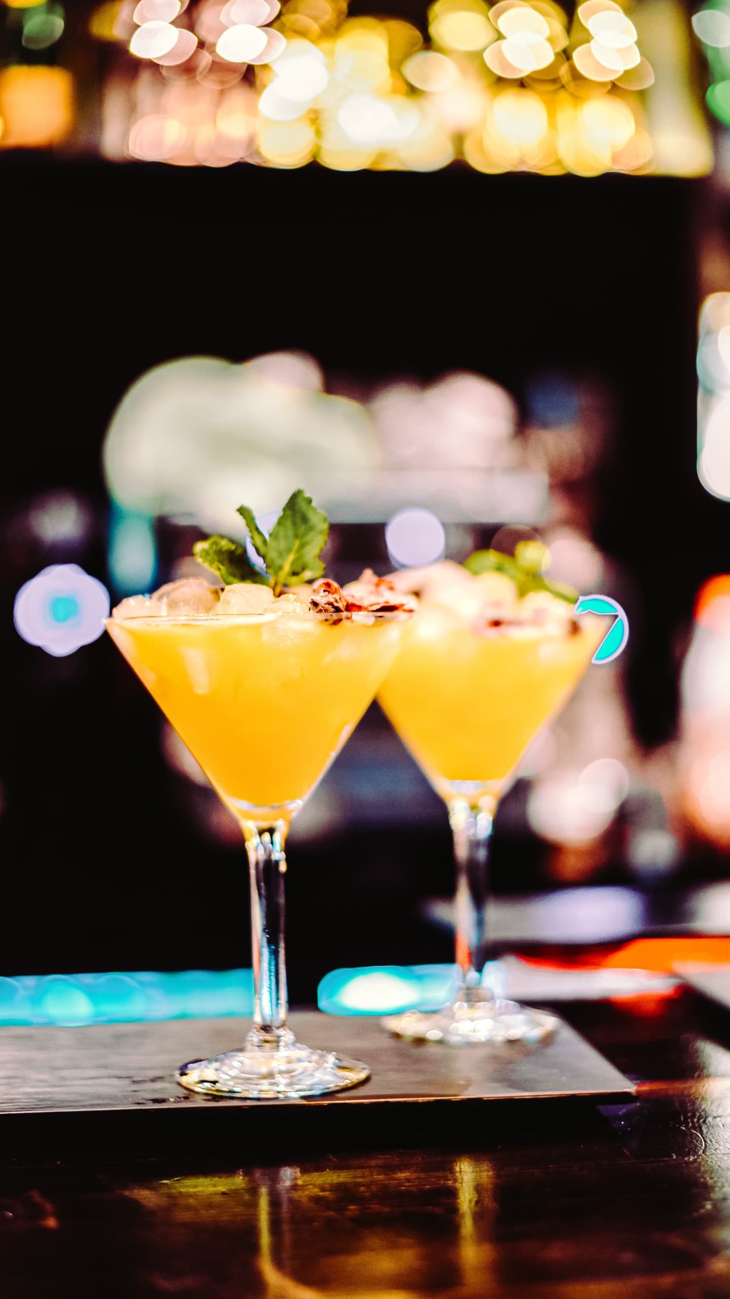 Land-Adventures: Liverpool Cocktail Tour by Brewery Bus Tours