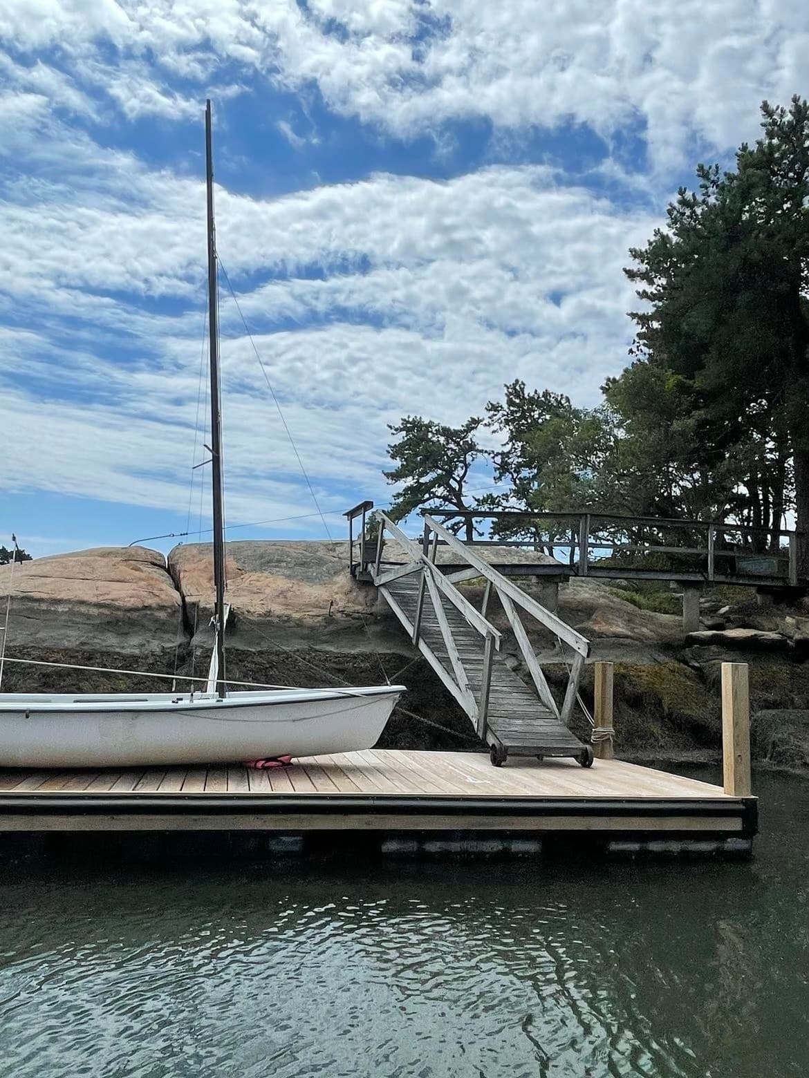 Scenic Ferry Ride: Pot Island Pfeiffer Dock to Stony Creek, CT