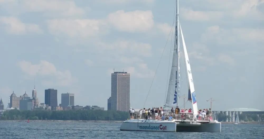 Lake Erie Boat Ride: Buffalo Harbor Cruise & Skyline Views