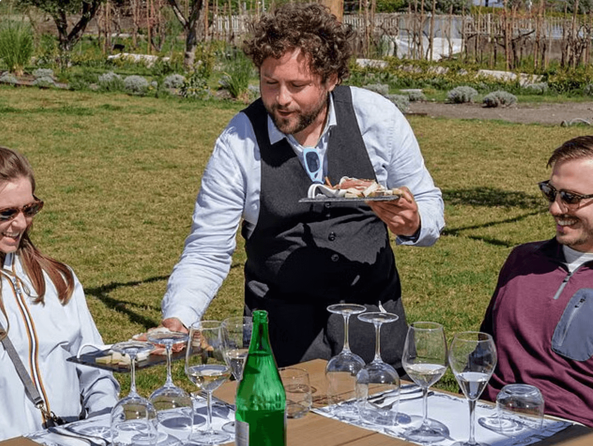 Historical & Wine Tasting Tour at Pompeii with Mt. Vesuvius