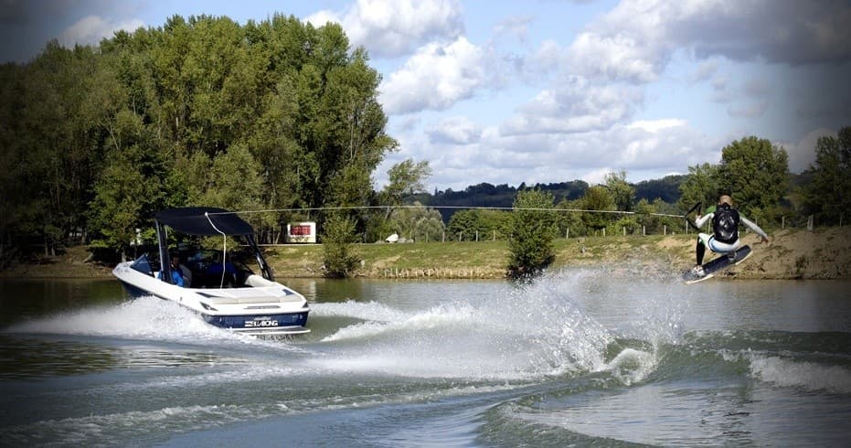 Wakeboarding Sessions with Wakelagoona in Virelade
