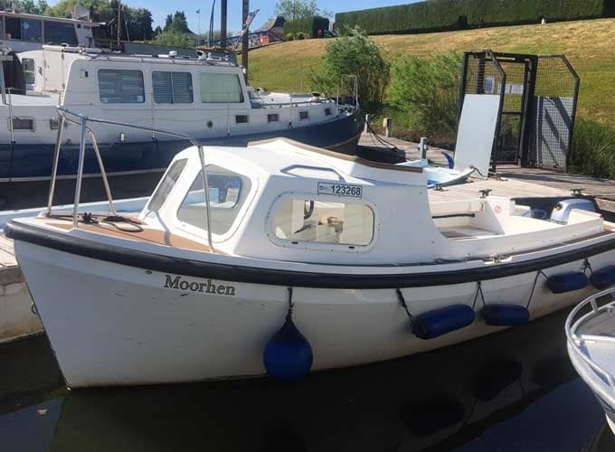 Water Activities with Severn Expeditions: Experience the Moorhen