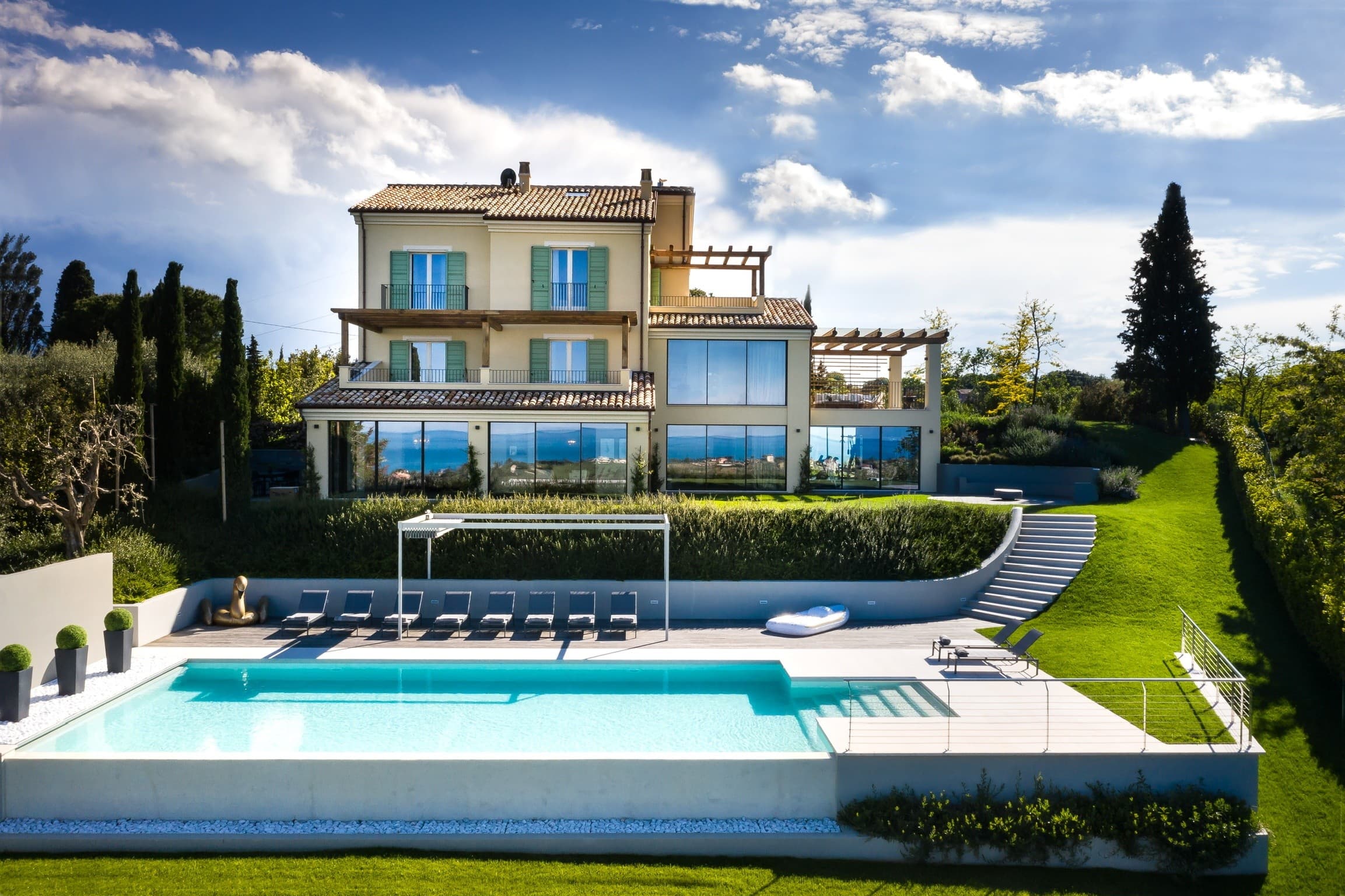 Bella Vita Retreat: Weeklong Wellness, Yoga, Pasta & Coastal Hikes in La Marche