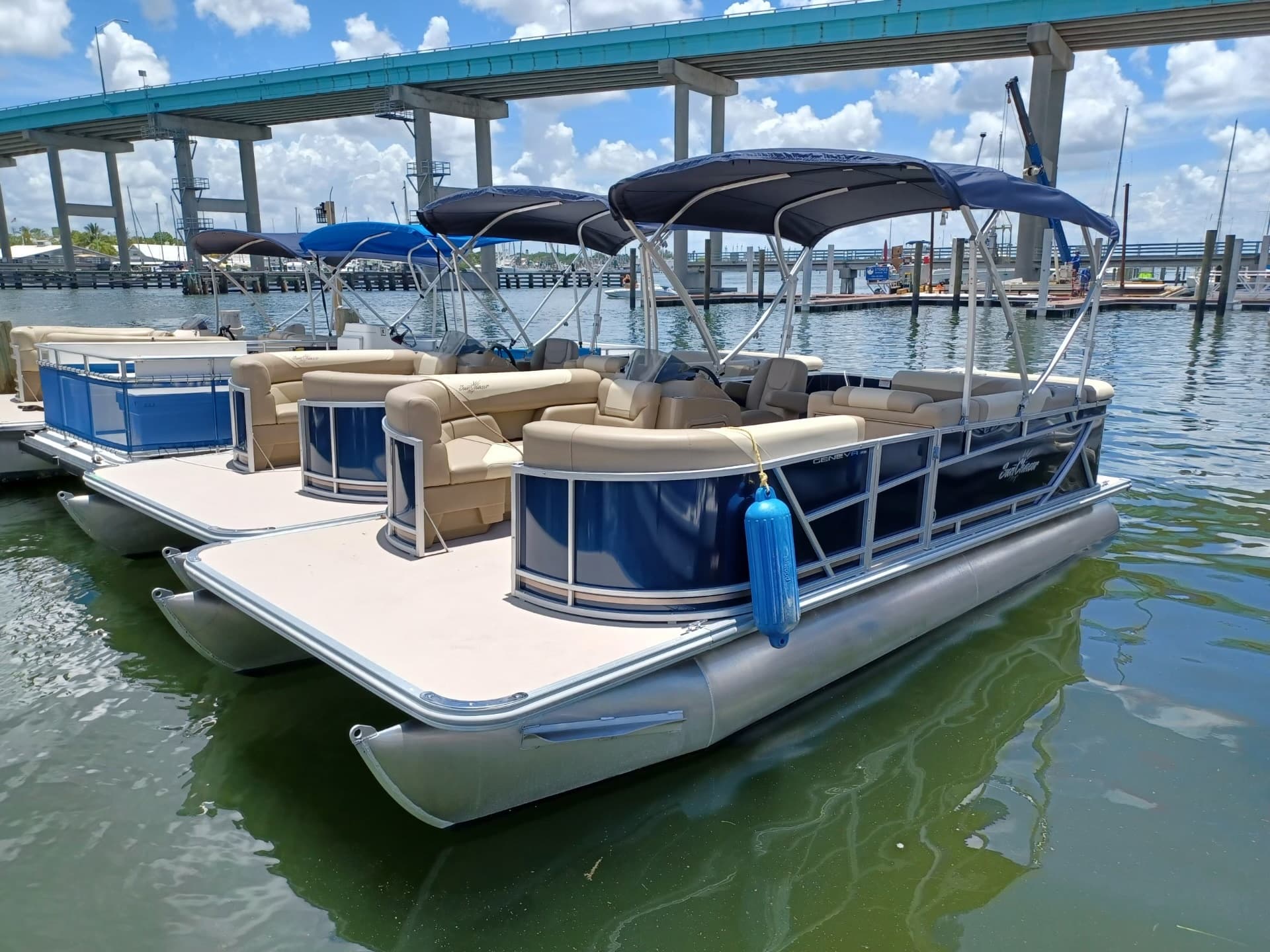 SunChaser DS 22ft Yamaha 115HP Pontoon