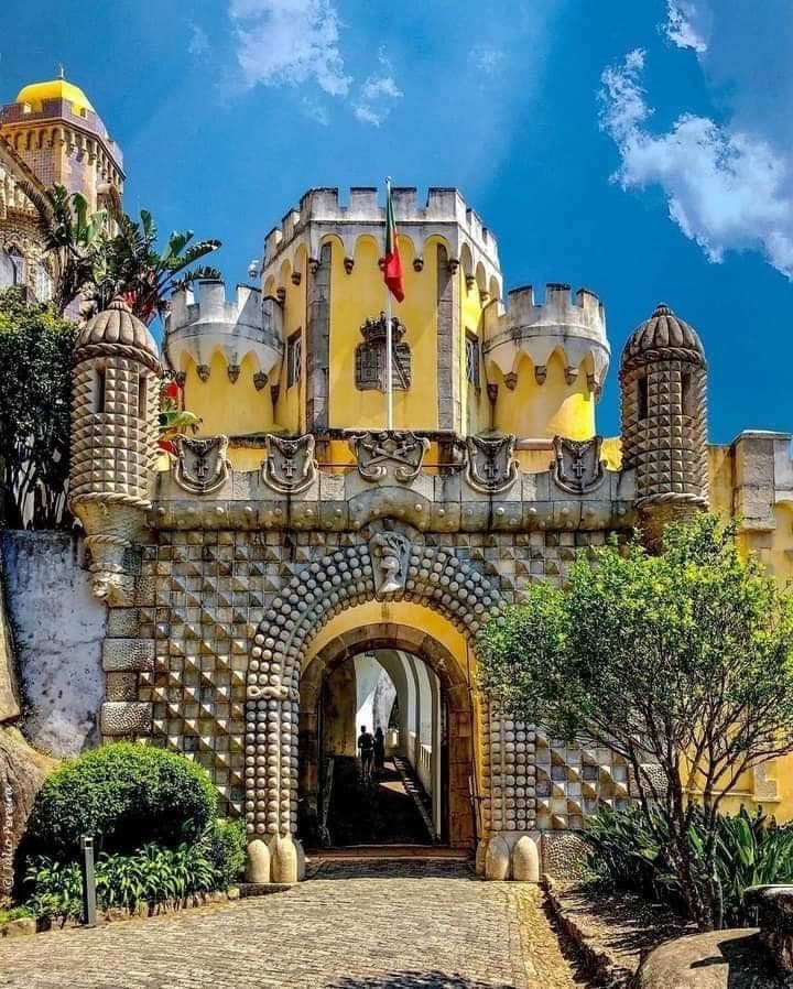 Lisbon: Sintra & Cabo da Roca Tour by Unstoppable Adventure Travel