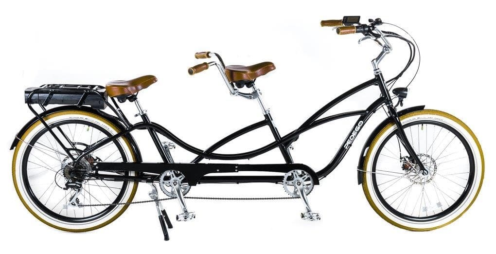 Double tandem cruiser bike studio image, vintage city ride styling