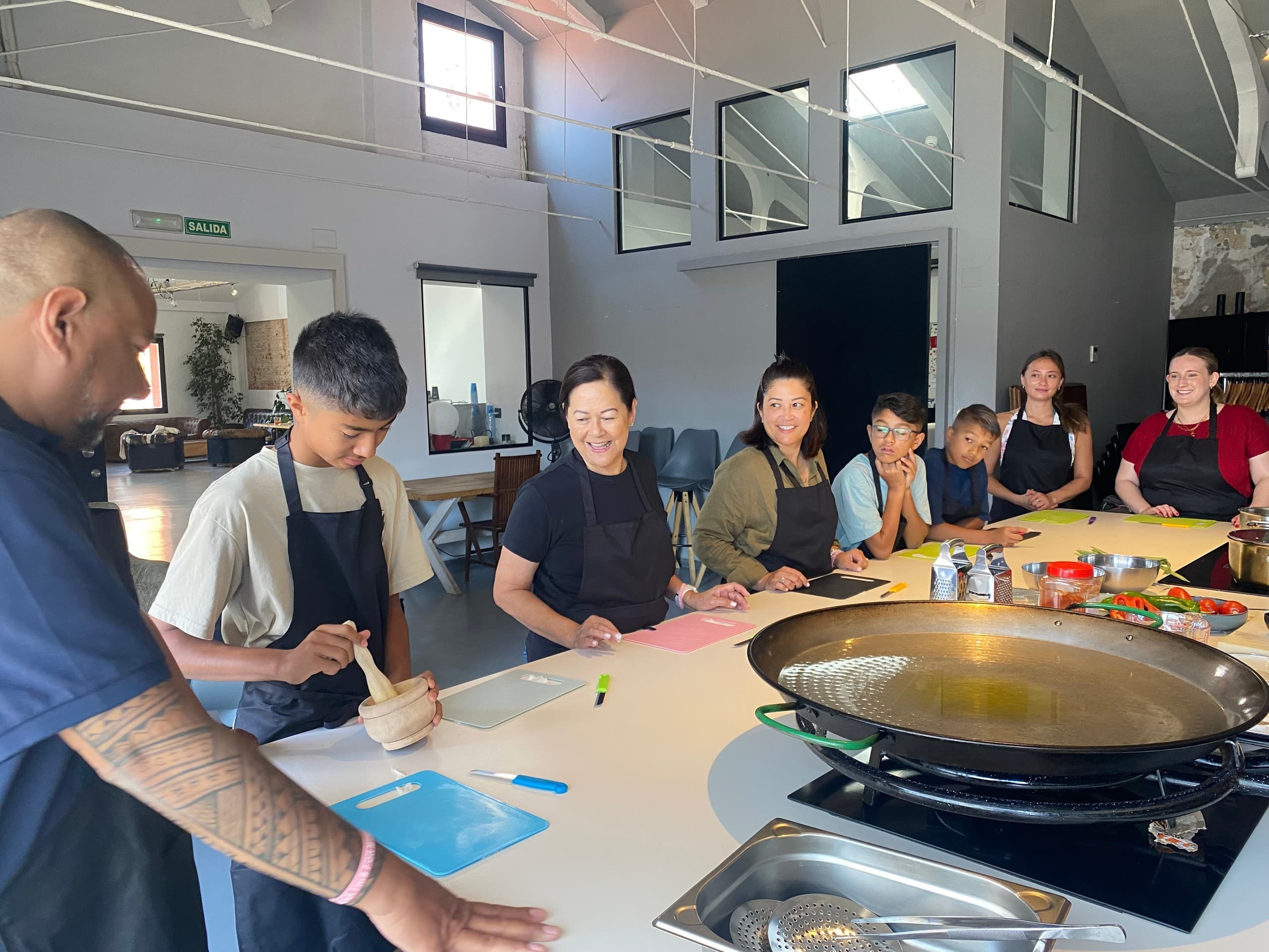 Madrid Paella Class in Roma: Hands-On Spanish Paella Workshop in Lazio photo 2
