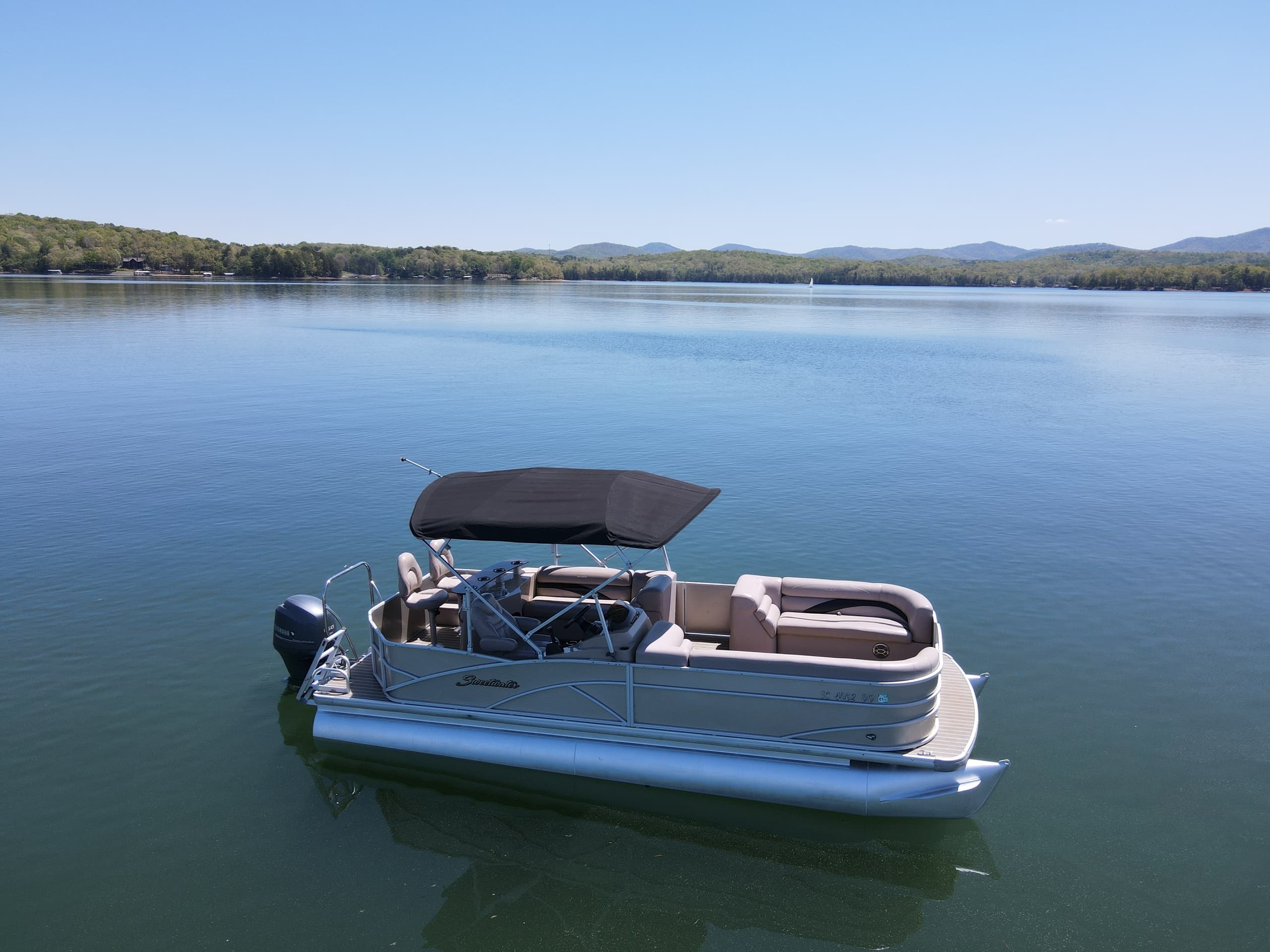 Luxury Tritoon Rentals on Lake Blue Ridge by Blue Ridge Boat Rentals