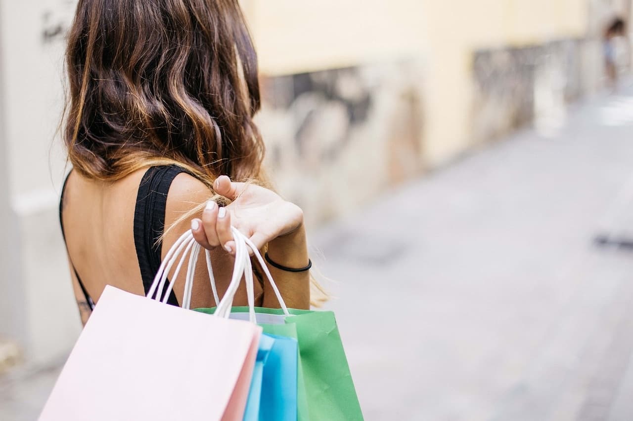 Personal Shopping Tour in Madrid with Expert Stylist